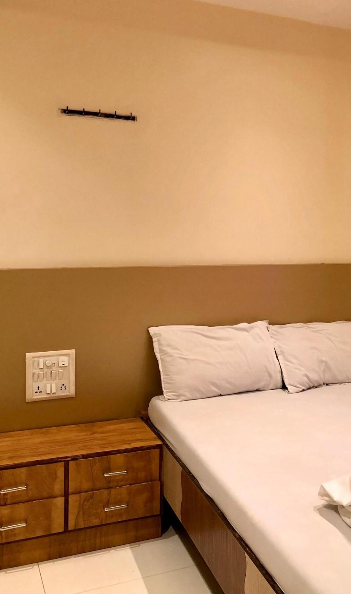 Hotel Volga 2 Mumbai Eksteriør bilde